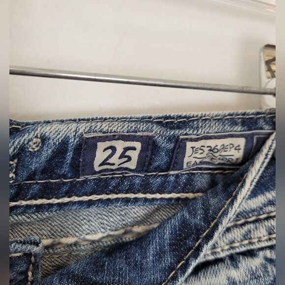 Miss Me Easy Capri Jeans Cropped Bedazzled Y2K 90s Casual Denim Medium Wash 25 - Picture 5 of 10